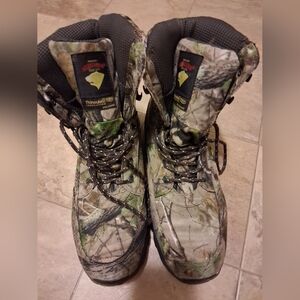 Camo Hunting Boots with Thinsulate Size 11